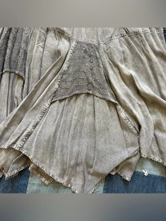 grey skirt - Picture 4 of 6